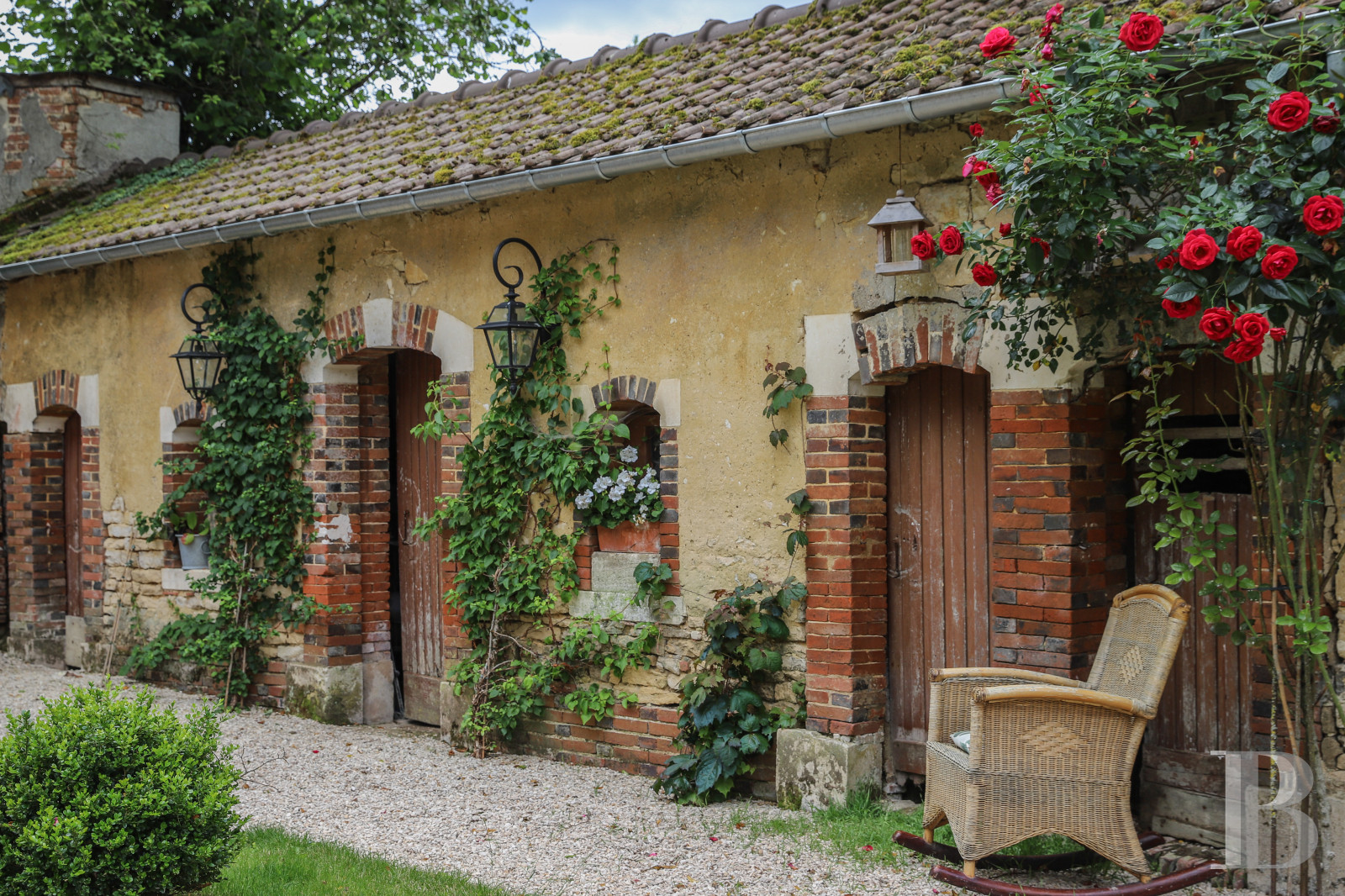 Dans l’Yonne, au sud d’Auxerre, un manoir du 19e siècle à l’orée d’un village - photo  n°38